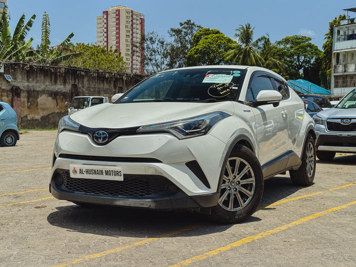 2018 Toyota C-Hr in pearl, photo 1 of 10, for sale in Kenya (Ref T18-40199)