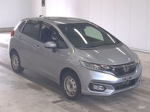 2019 Honda Fit in silver, photo 1 of 4, for sale in Kenya (Ref H19-08407)