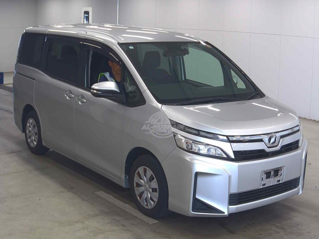 2019 Toyota Voxy in silver, photo 1 of 4, for sale in Kenya (Ref T19-21775)