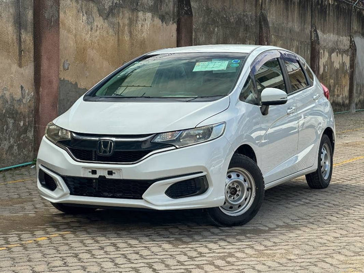 2019 Honda Fit in white, photo 1 of 12, for sale in Kenya (Ref H19-41163)