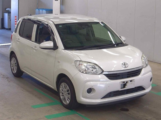 2019 Toyota Passo in pearl, photo 1 of 4, for sale in Kenya (Ref T19-22559)