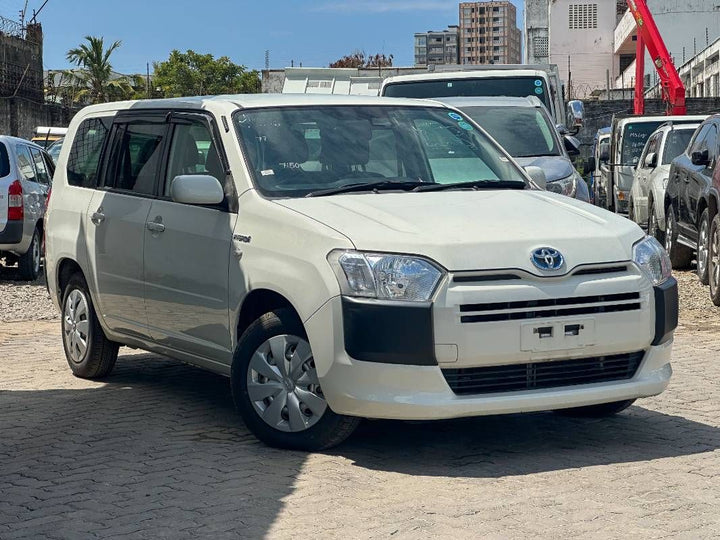 2020 Toyota Succeed in white, photo 1 of 15, for sale in Kenya (Ref T20-17150)