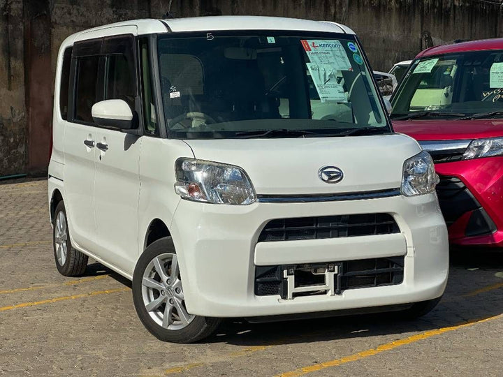 2019 Daihatsu Tanto in white, photo 1 of 12, for sale in Kenya (Ref D19-85065)