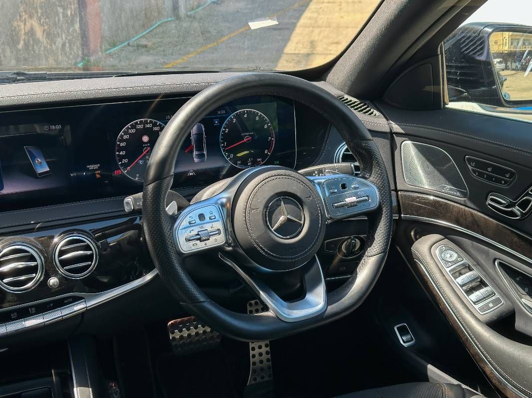 2020 Mercedes-Benz S560 in black, photo 9 of 12, for sale in Kenya (Ref M20-17510)