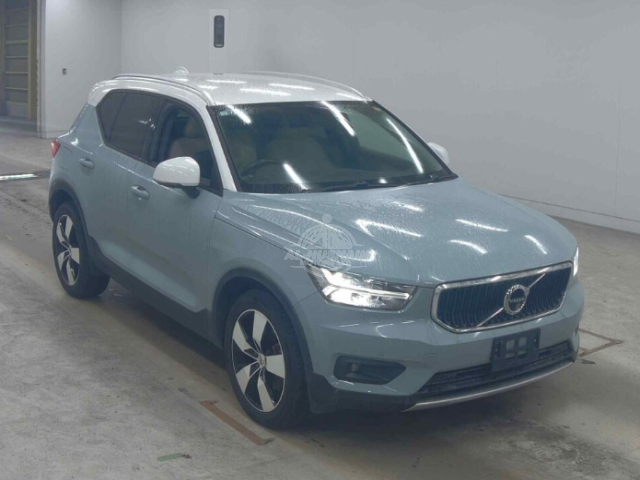 2019 Volvo XC40 in blue, photo 1 of 3, for sale in Kenya (Ref V19-18924)