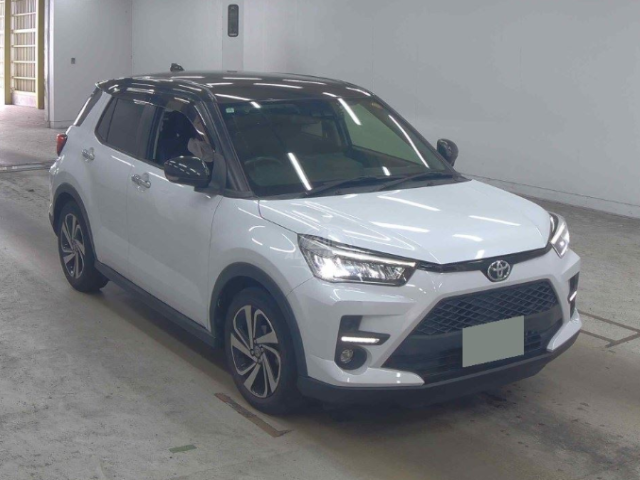 2020 Toyota Raize in pearl, photo 1 of 3, for sale in Kenya (Ref T20-85310)