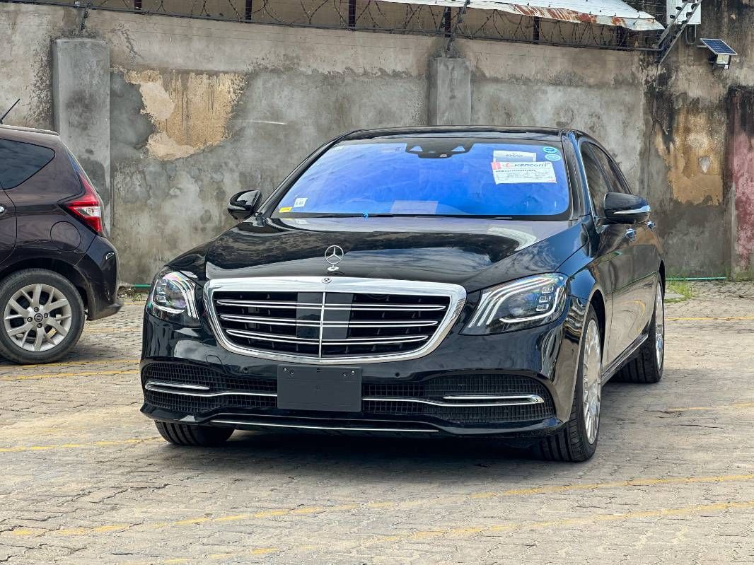 2019 Mercedes-Benz S560 in black, photo 3 of 13, for sale in Kenya (Ref M19-11073)