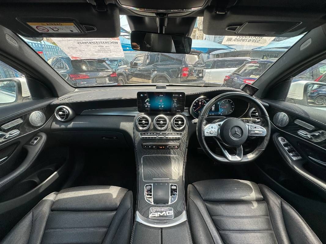2019 Mercedes-Benz GLC220 in pearl, photo 8 of 13, for sale in Kenya (Ref M19-79525)
