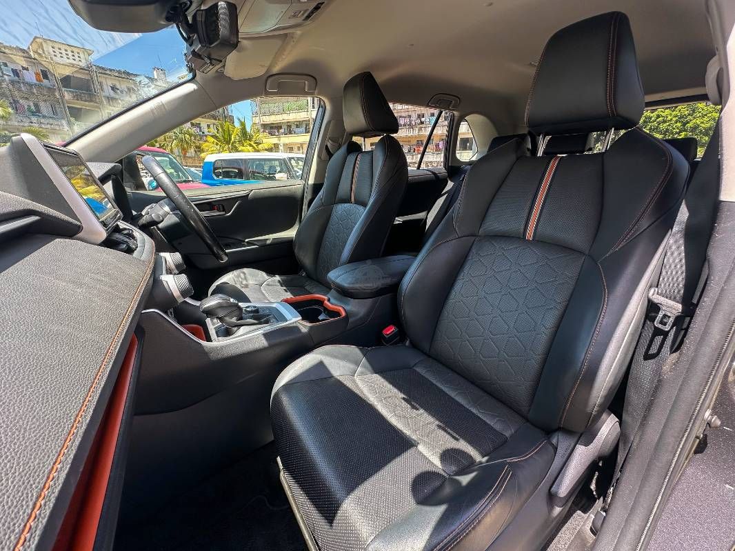 2019 Toyota RAV4 in grey, photo 10 of 12, for sale in Kenya (Ref T19-03561)