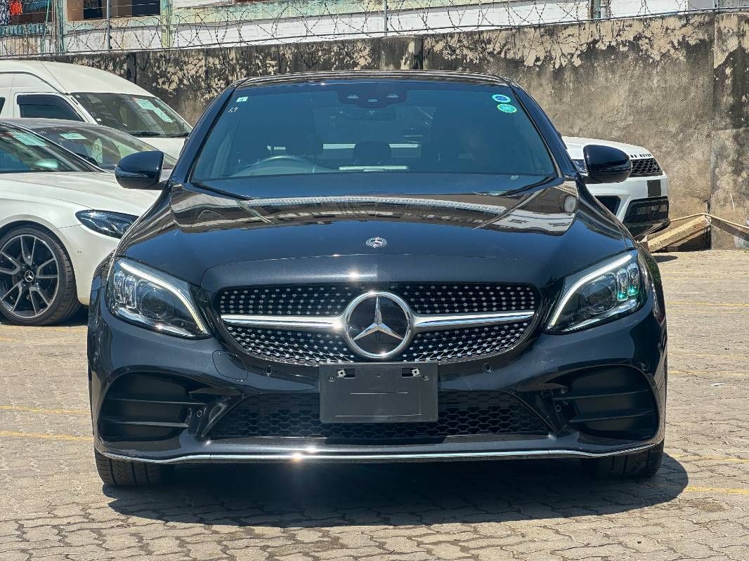 2019 Mercedes-Benz C220 in black, photo 2 of 13, for sale in Kenya (Ref M19-37069)