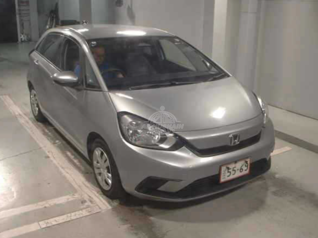 2020 Honda Fit in silver, photo 1 of 4, for sale in Kenya (Ref H20-10819)