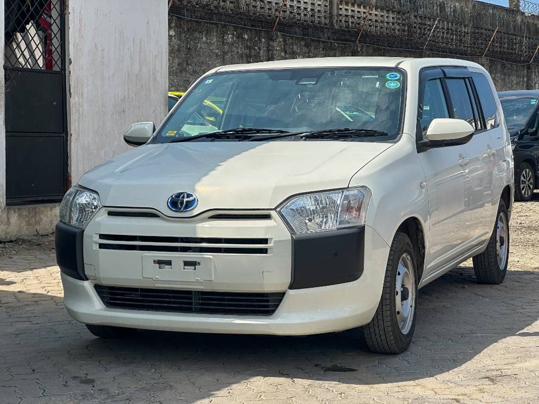 2021 Toyota Probox, photo 2