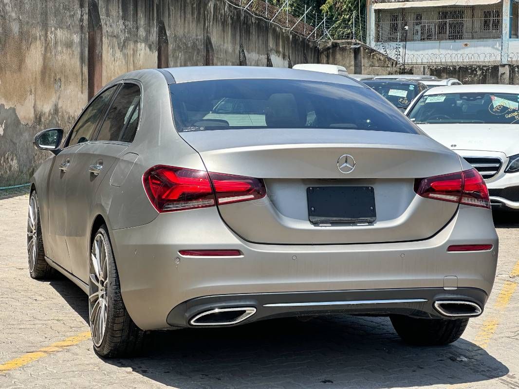 2019 Mercedes-Benz A250 in grey, photo 4 of 12, for sale in Kenya (Ref M19-14481)