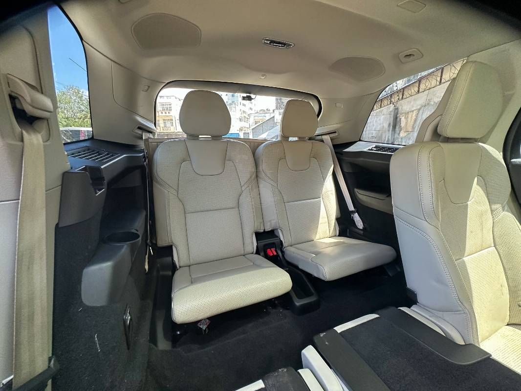 2020 Volvo XC90 in pearl, photo 13 of 13, for sale in Kenya (Ref V20-21499)