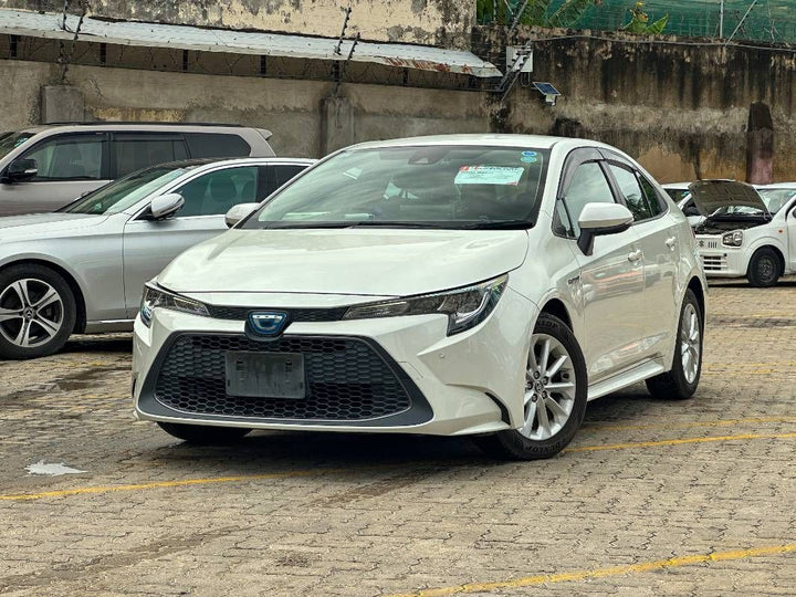 2019 Toyota Corolla in pearl, photo 1 of 13, for sale in Kenya (Ref T19-05253)