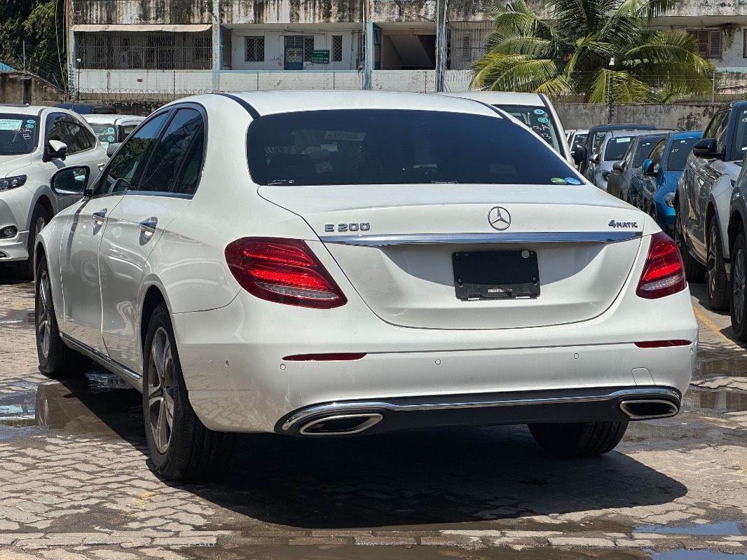 2019 Mercedes-Benz E200