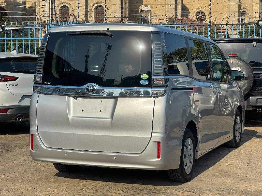 2020 Toyota Voxy