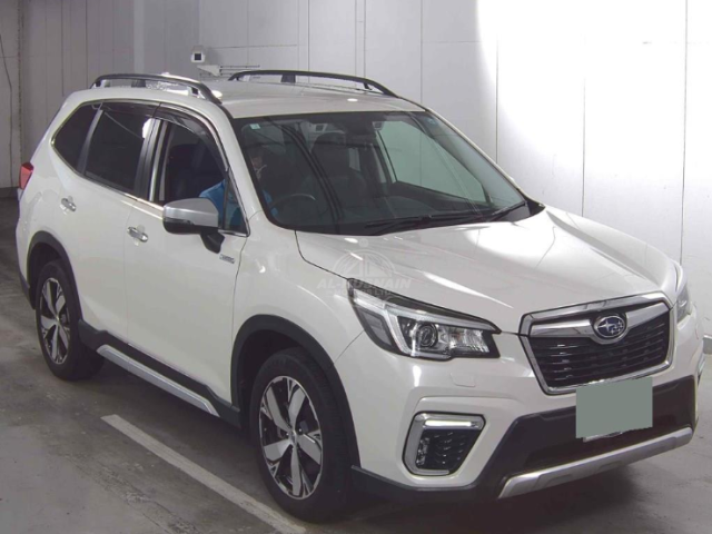2019 Subaru Forester in pearl, photo 1 of 4, for sale in Kenya (Ref S19-11198)