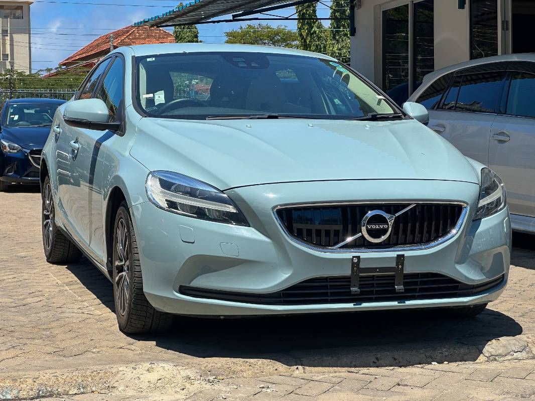 2019 Volvo V40