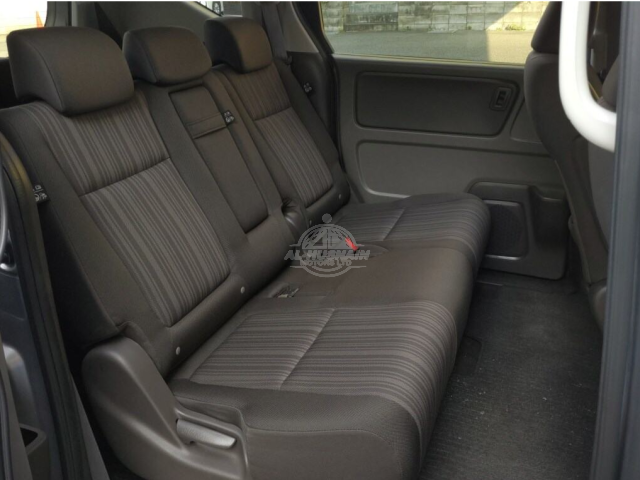 2019 Honda Freed in silver, photo 2 of 4, for sale in Kenya (Ref H19-07709)
