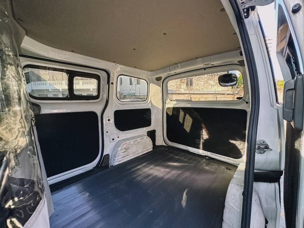 2018 Nissan NV200, photo 11