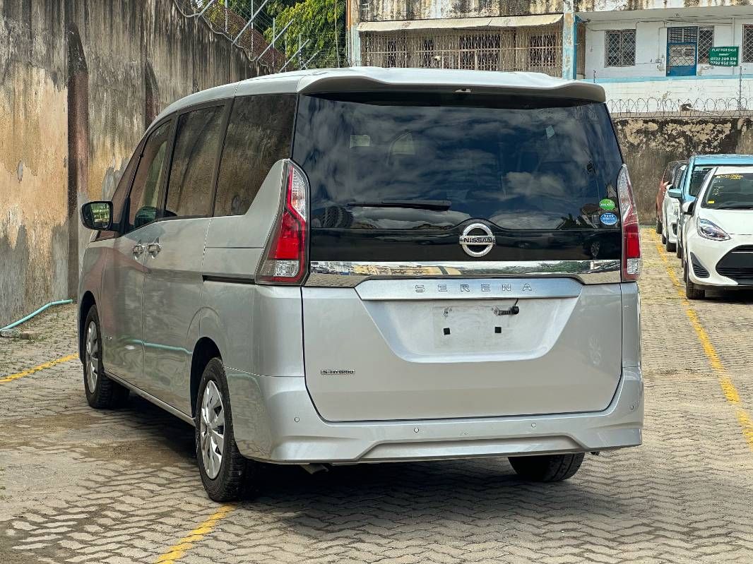 2019 Nissan Serena, photo 3