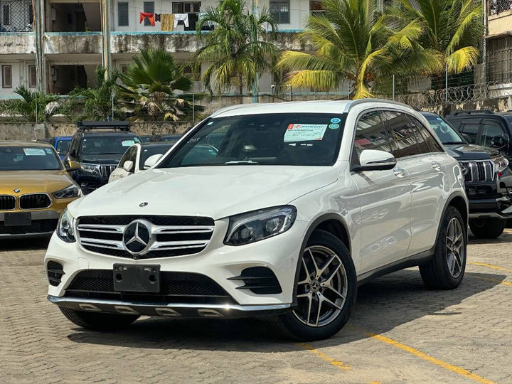 2019 Mercedes-Benz GLC220 in white, photo 1 of 12, for sale in Kenya (Ref M19-37148)