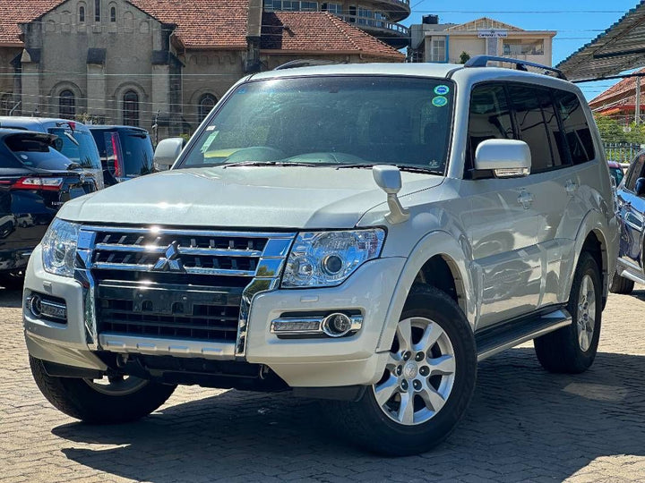 2019 Mitsubishi Pajero in pearl, photo 1 of 13, for sale in Kenya (Ref M19-00330)
