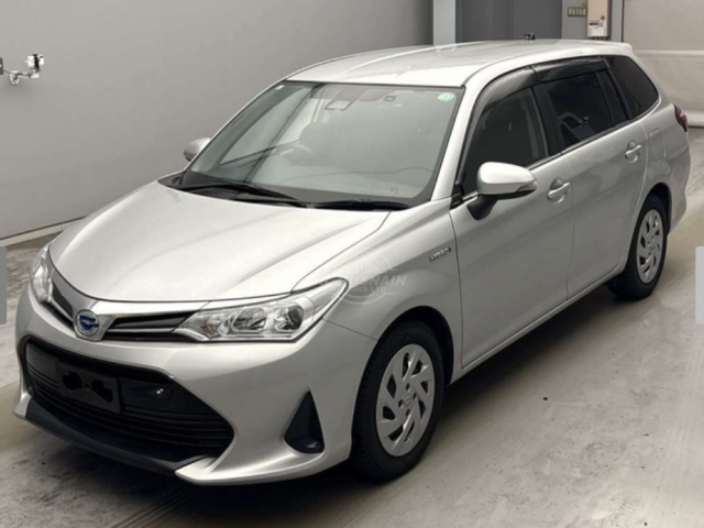 2019 Toyota Fielder in silver, photo 1 of 2, for sale in Kenya (Ref T19-23177)