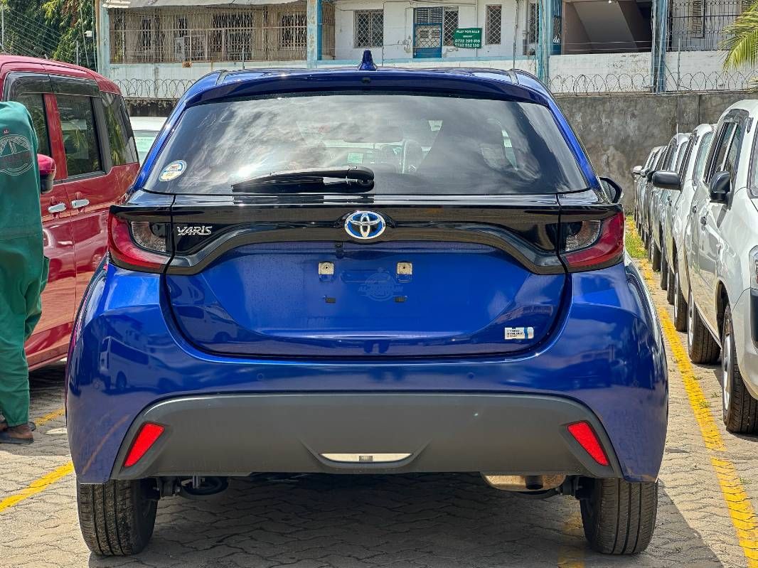 2021 Toyota Yaris in blue, photo 5 of 12, for sale in Kenya (Ref T21-74203)