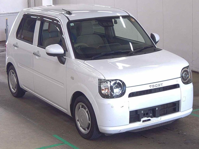 2021 Daihatsu Mira in pearl, photo 1 of 4, for sale in Kenya (Ref D21-44304)