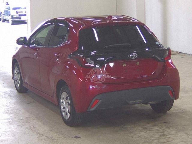 2020 Toyota Yaris in red, photo 4 of 4, for sale in Kenya (Ref T20-19588)
