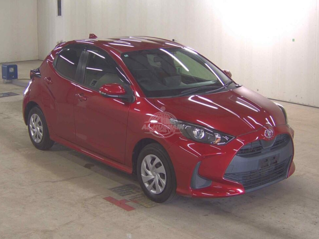 2020 Toyota Yaris in red, photo 1 of 4, for sale in Kenya (Ref T20-19588)