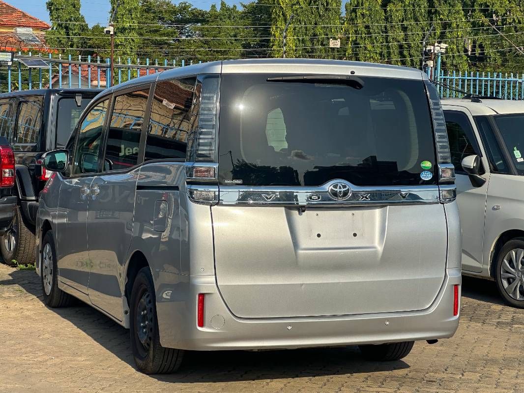 2020 Toyota Voxy