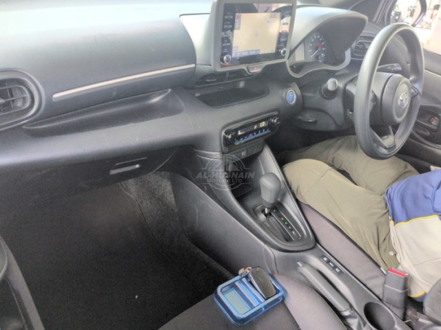 2021 Toyota Yaris in brown, photo 2 of 3, for sale in Kenya (Ref T21-66976)