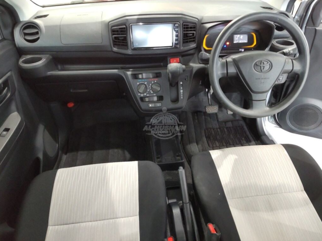 2019 Toyota Pixis in silver, photo 3 of 4, for sale in Kenya (Ref T19-18990)