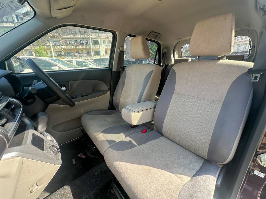2019 Daihatsu Cast