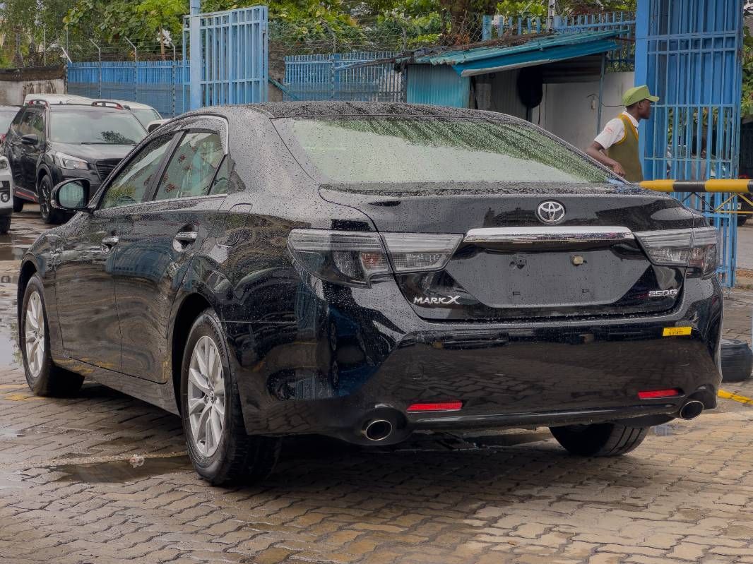 2019 Toyota Mark X in black, photo 4 of 12, for sale in Kenya (Ref T19-11760)