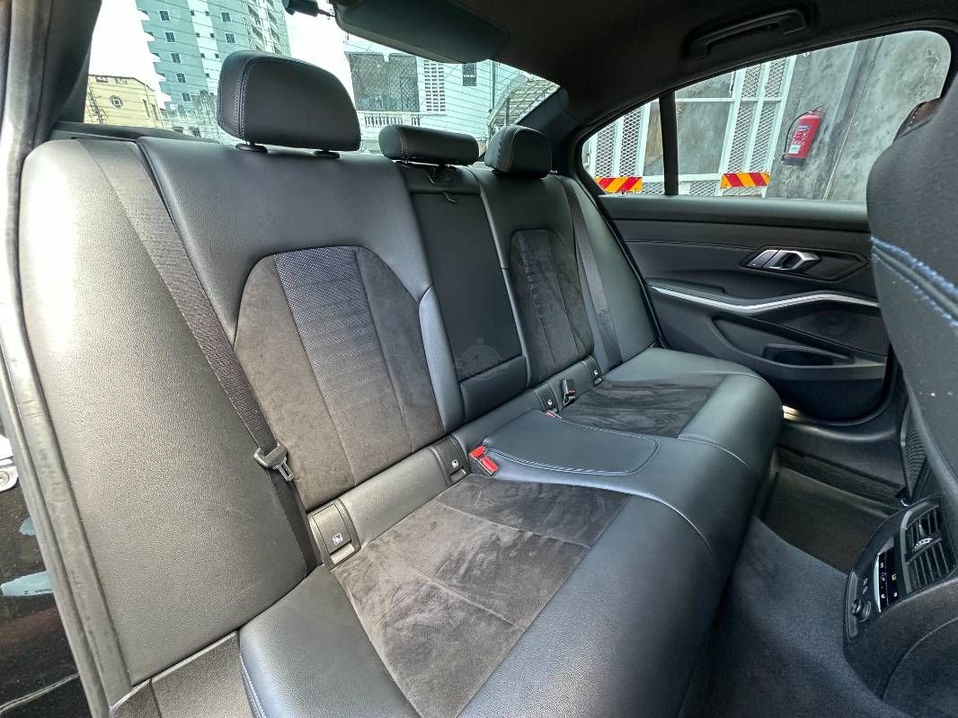 2019 BMW 320