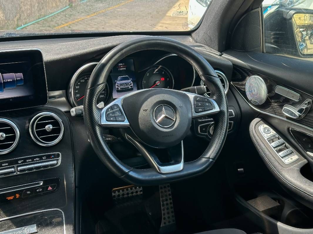 2019 Mercedes-Benz GLC220 in blue, photo 9 of 12, for sale in Kenya (Ref M19-35675)