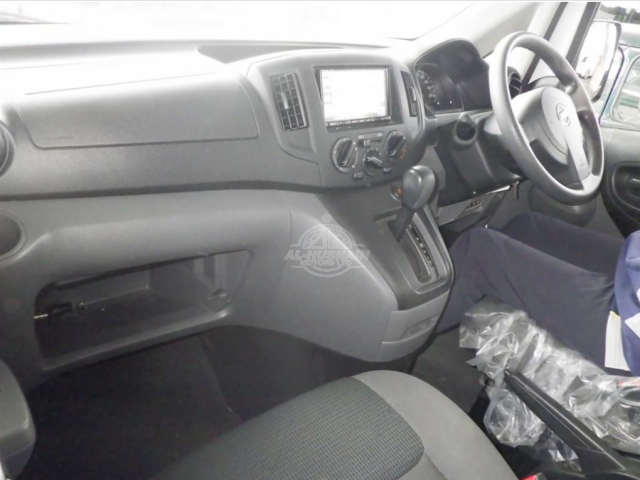 2020 Nissan NV200 in white, photo 2 of 3, for sale in Kenya (Ref N20-60881)
