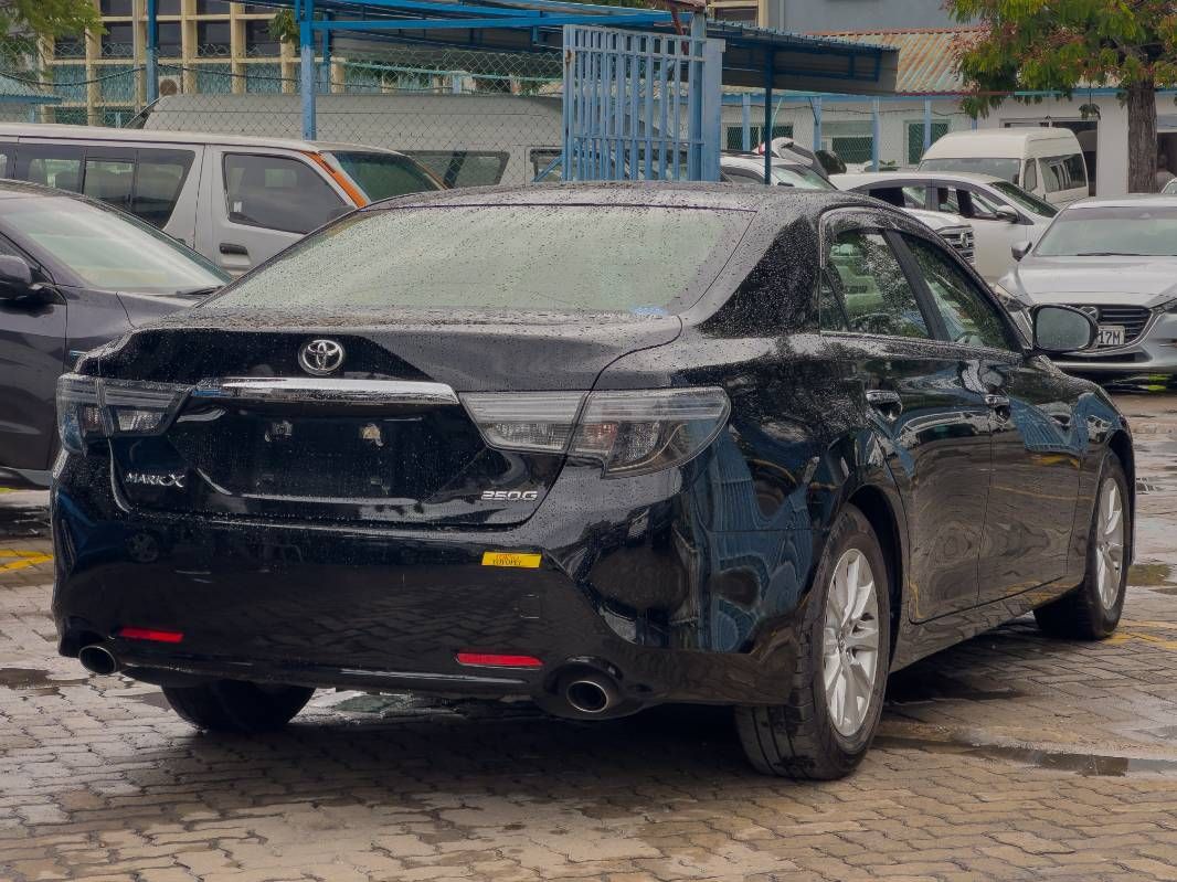 2019 Toyota Mark X in black, photo 6 of 12, for sale in Kenya (Ref T19-11760)