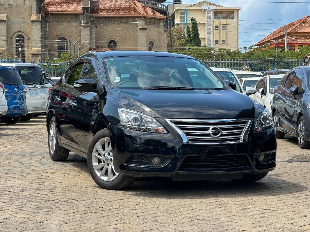 2019 Nissan Sylphy in black, photo 1 of 12, for sale in Kenya (Ref N19-34206)