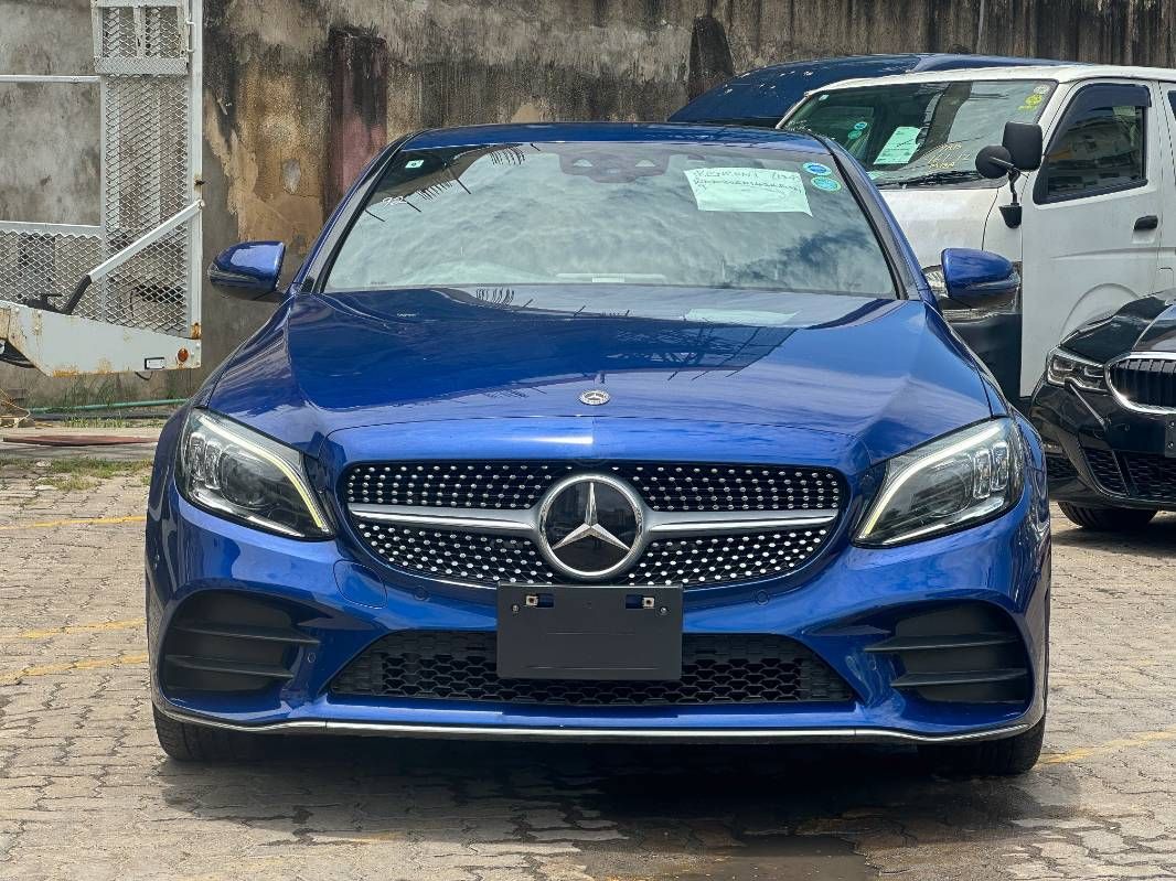 2019 Mercedes-Benz C220 in blue, photo 2 of 12, for sale in Kenya (Ref M19-05819)