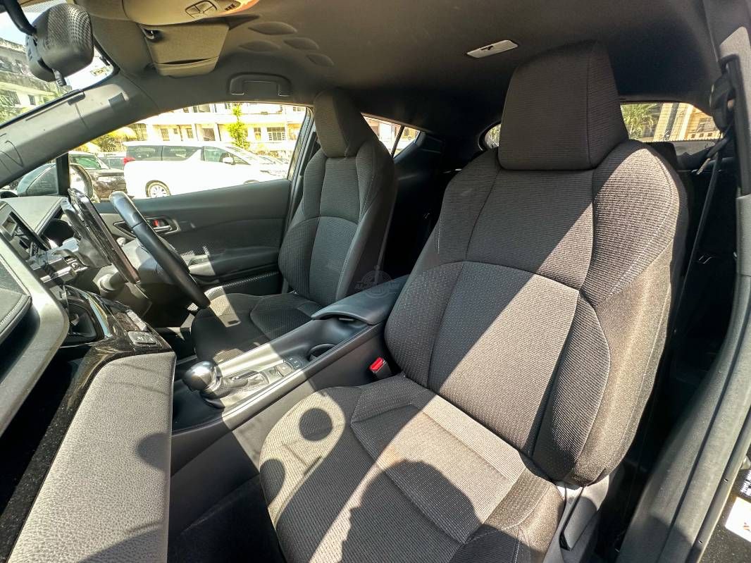 2019 Toyota C-Hr in black, photo 10 of 12, for sale in Kenya (Ref T19-74729)