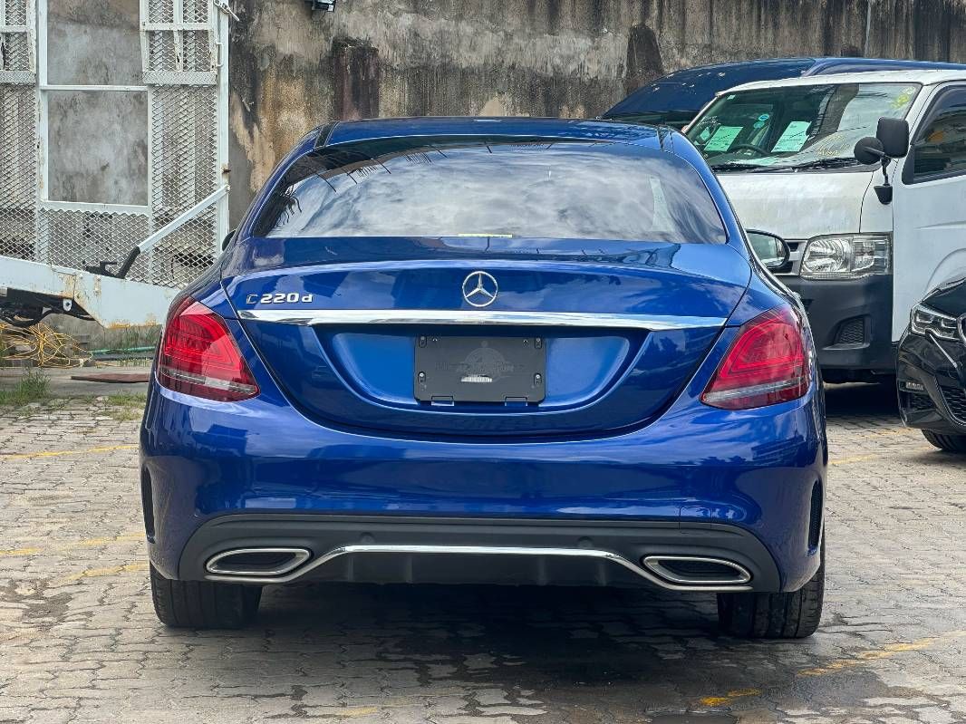 2019 Mercedes-Benz C220 in blue, photo 5 of 12, for sale in Kenya (Ref M19-05819)