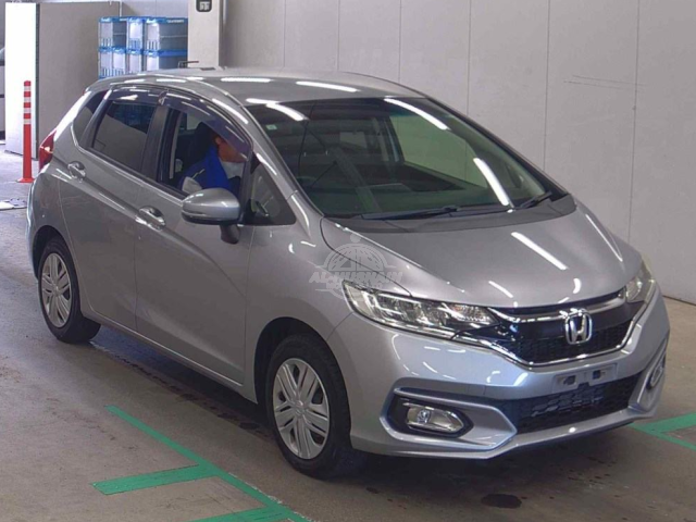 2019 Honda Fit in silver, photo 1 of 3, for sale in Kenya (Ref H19-02575)