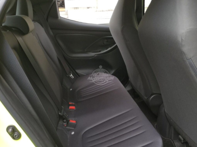 2020 Toyota Yaris in yellow, photo 2 of 4, for sale in Kenya (Ref T20-09581)