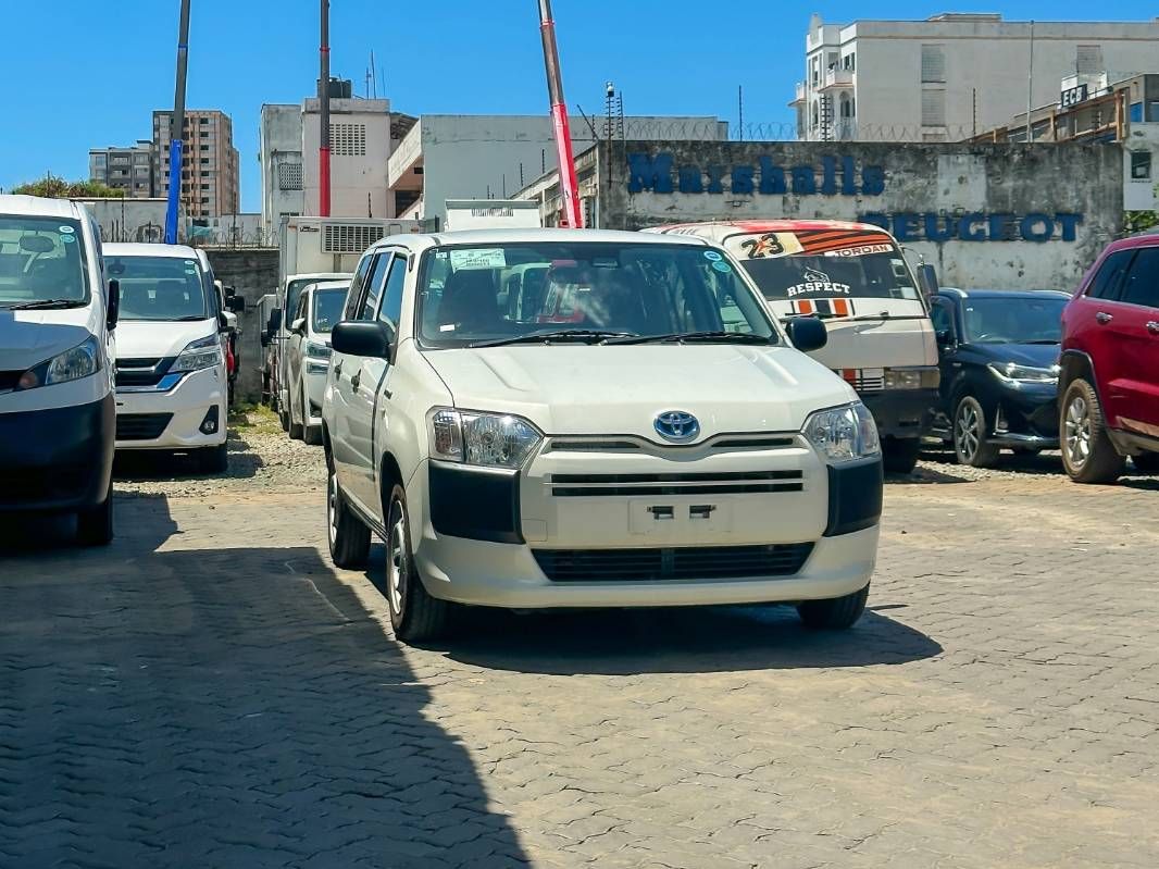 2019 Toyota Probox in white, photo 7 of 15, for sale in Kenya (Ref T19-02683)
