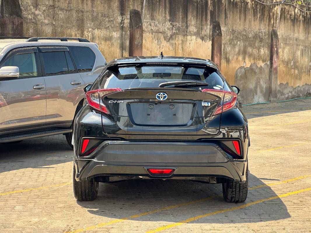 2019 Toyota C-Hr in black, photo 5 of 12, for sale in Kenya (Ref T19-74729)
